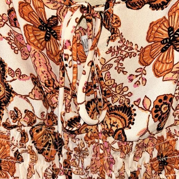 NEW Sienna Sky Crop Top - Picture 2 of 4